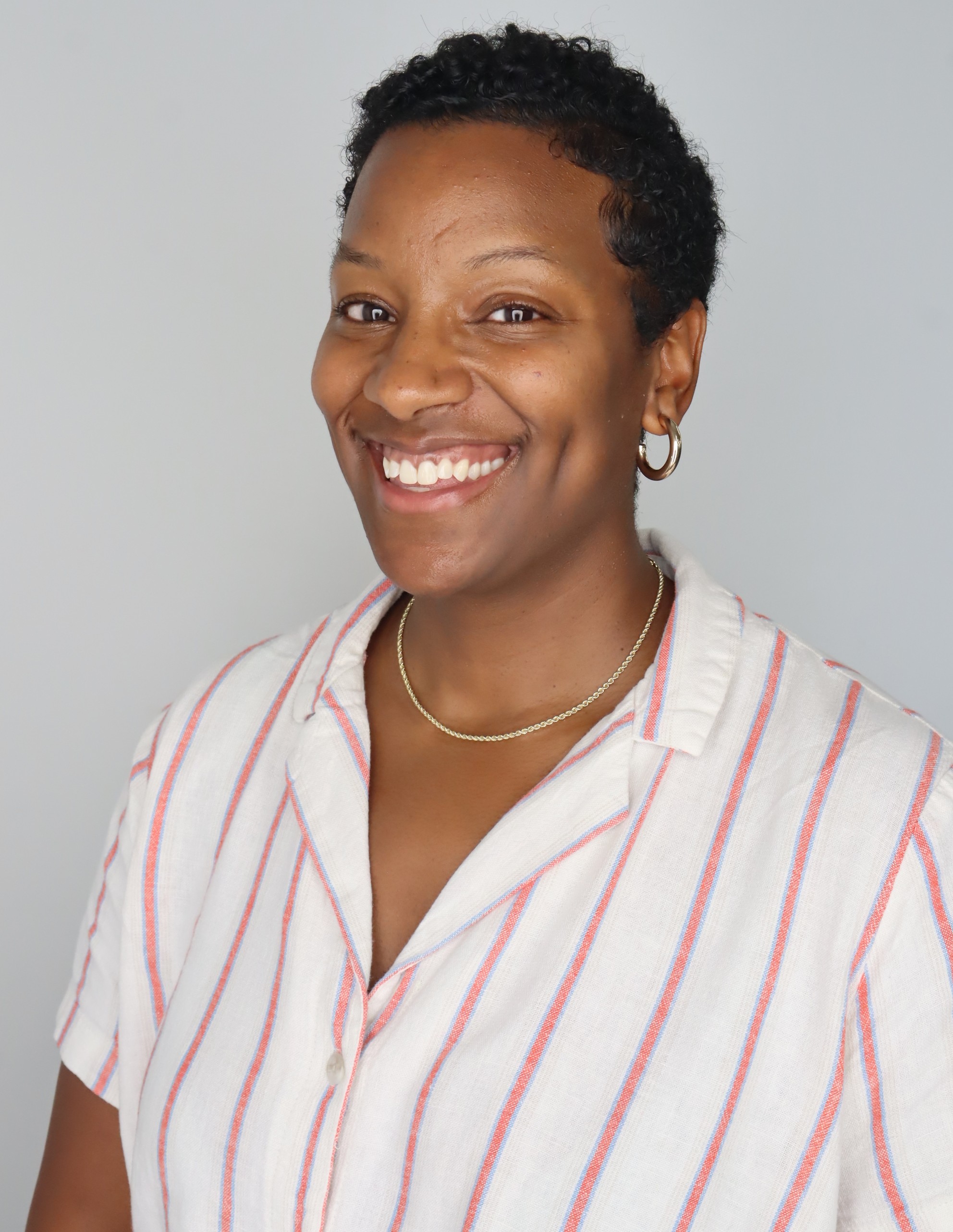 Headshot photo of Dr. Carlisa Simon